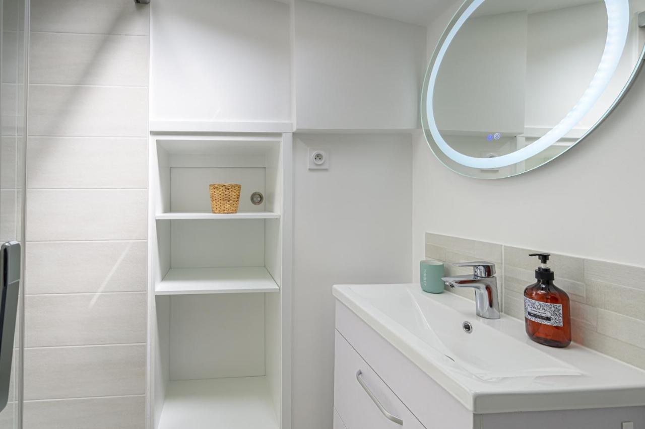 Le Krisco, Une Maisonnette En Coeur De Ville Avec Un Parking Prive วานส์ ภายนอก รูปภาพ